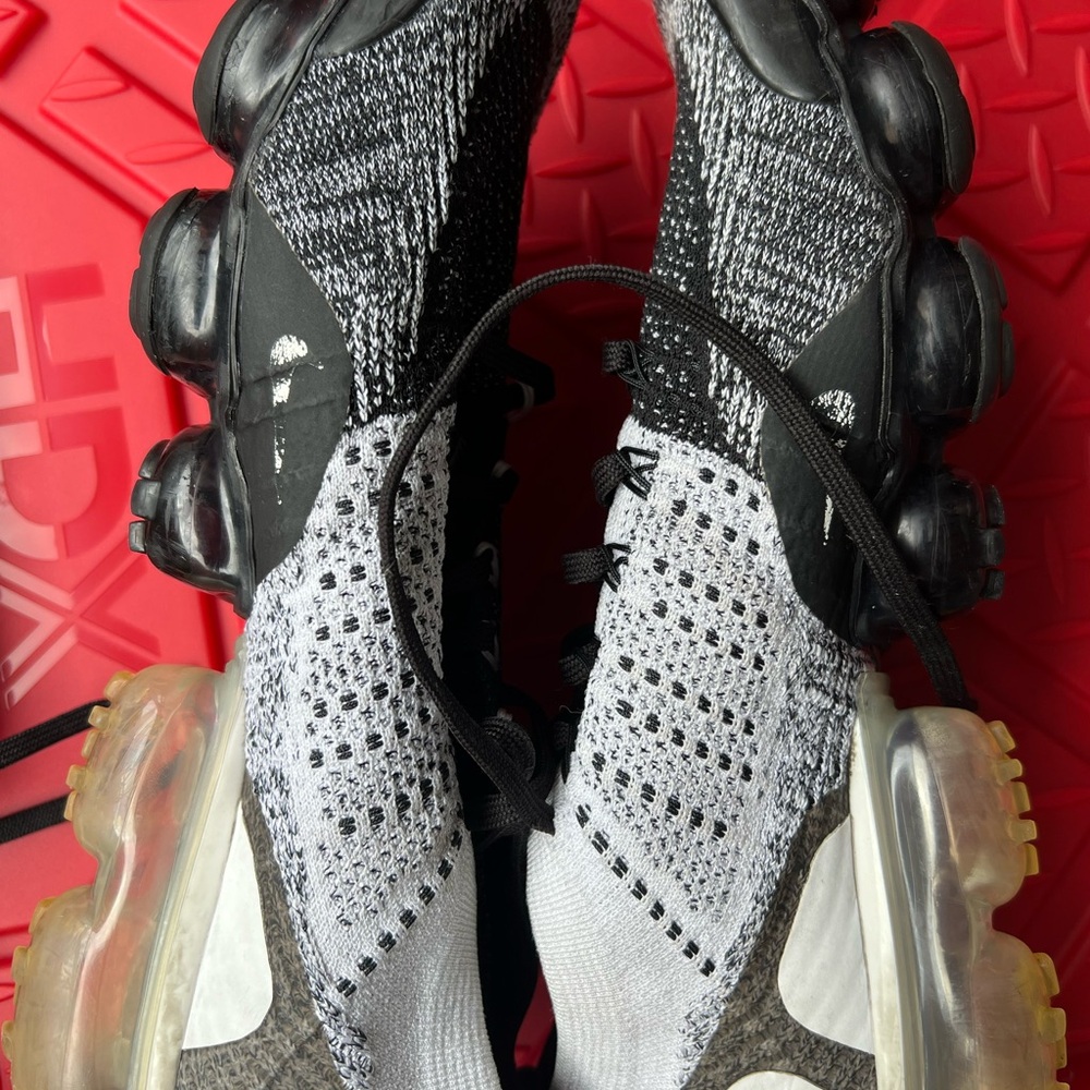 Nike Black and White Sneakers - Picture 3 of 7